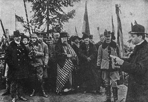 A Gyulafehérvári Nyilatkozat felolvasása — Forrás: Wikipédia román parlament, többnyelvűség, Gyulafehérvári Nyilatkozat, USR, Mihai Goţiu