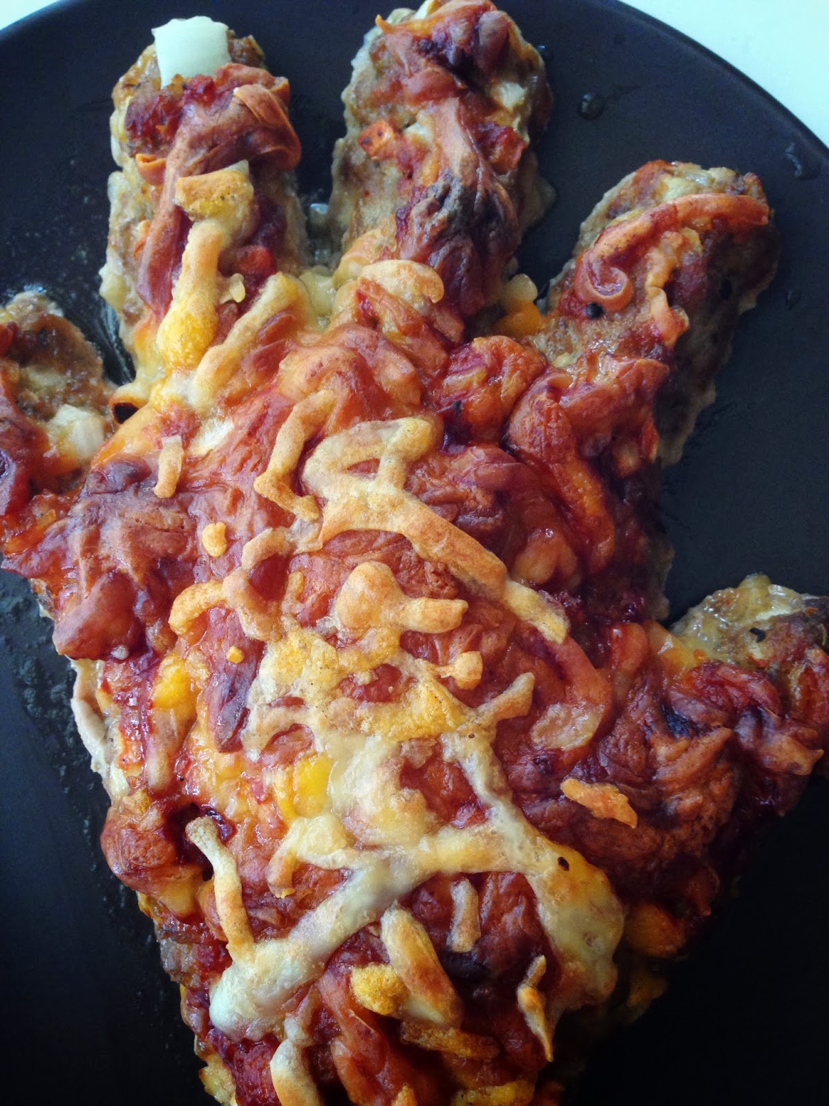 The Humble Hostess [萬聖節 Project 4] 鬼手肉餅 Meatloaf Ghost Hand