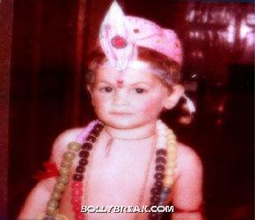 Neil dressed as lord krishna - (4) -  Neil Nitin Mukesh childhood pics