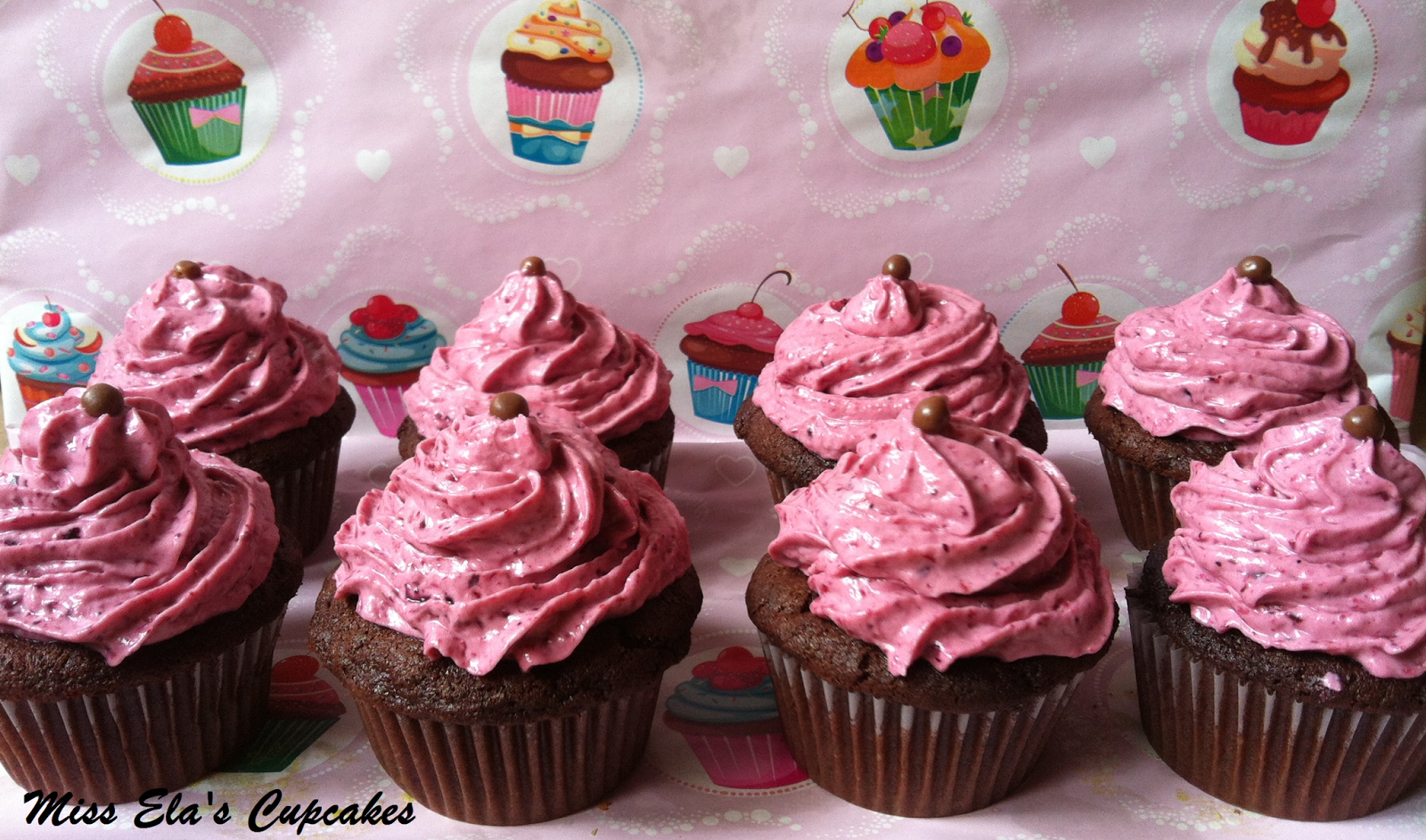 Miss Ela&amp;#39;s Cupcakes: Waldfrucht-Cupcakes