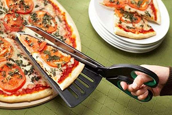 Invenções mais interessantes do mundo - Tesoura espátula para pizza