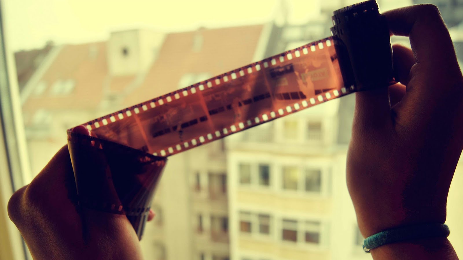 THE CHEMISTRY OF FILM PHOTOGRAPHY PHOTOGRAPHY AND ITS CHEMICAL REACTIONS