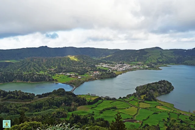 Lagoa Azul y Lagoa Verde en Sete Cidades, Sao Miguel (Azores)