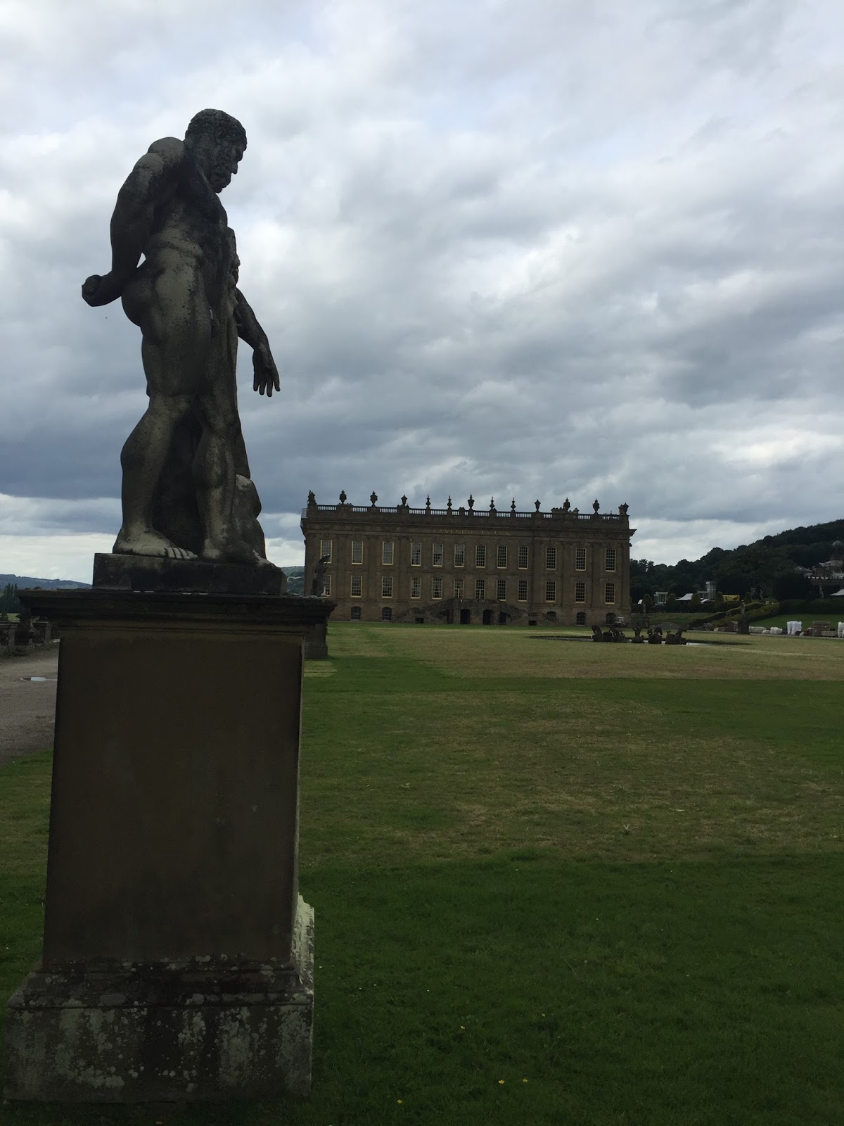 de Gato a Gatopardo Cavendo Tutus "Safe through Caution" y Los Devonshire