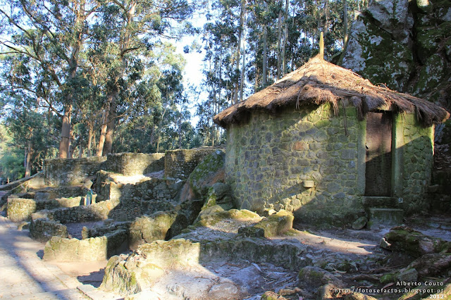 Castro de S. Lourenço - Entrada de uma das casas - Esposende-http://fotosefactos.blogspot.com