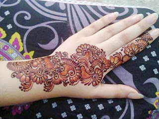 Red Indian Shaded Mehndi Design