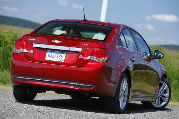 Autohybridcar: Chevrolet Cruze 2012 เพิ่มออพชั่น และความประหยัด