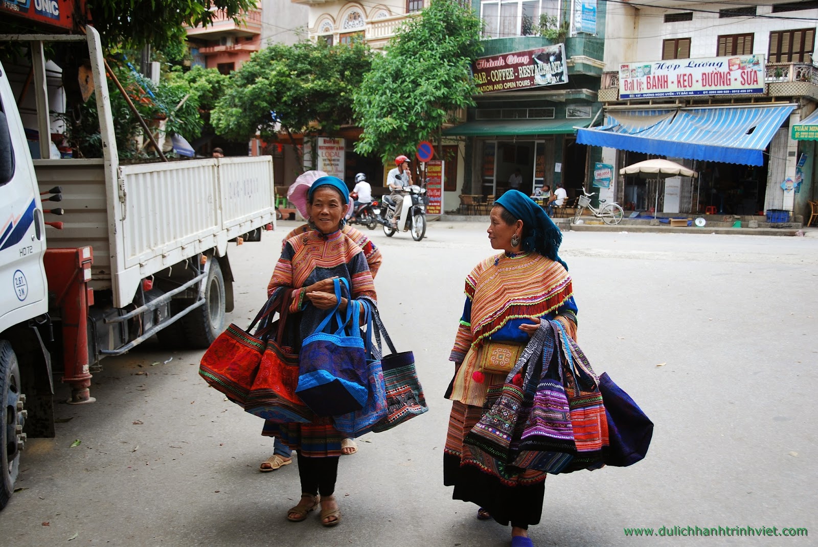 Du Lịch Tham Quan Chợ Phiên Bắc Hà Lào Cai Viet