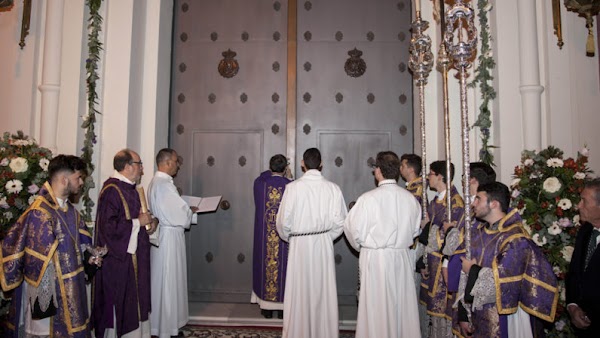 Apertura de la Puerta Santa en Sanlúcar la Mayor Apertura de la Puerta Santa en Sanlúcar la Mayor