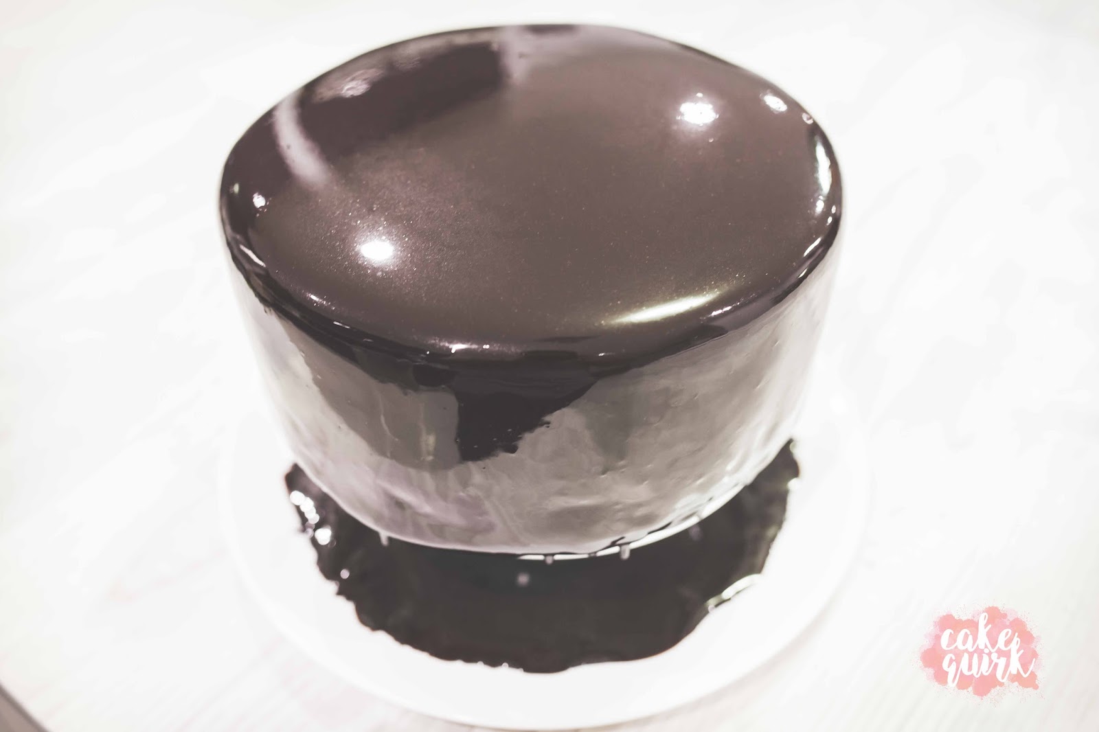 Chocolate Mirror Glaze cake quirk