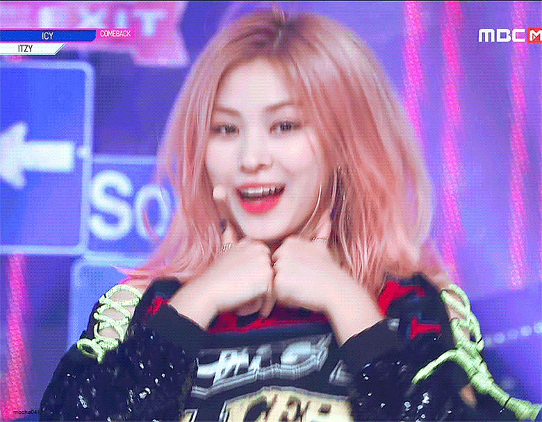 취향저격하던 날의 있지 ITZY 류진 분위기 모음.jpgif | 인스티즈