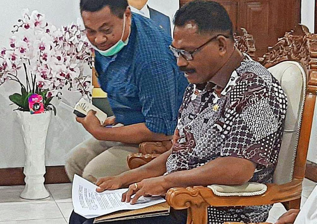 Yohanis Batseran Jelaskan Tahapan Ganti Sekda Tanimbar dari Piterson Rangkoratat ke Ruben Moriolkosu