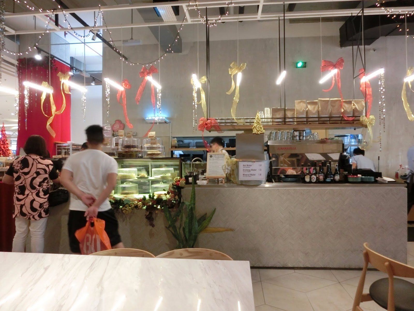 Red Kettle Starling felicia.grace