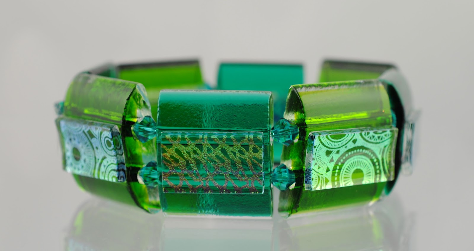 360 Fusion Glass Blog What's New Fused Glass Stretch Bracelets