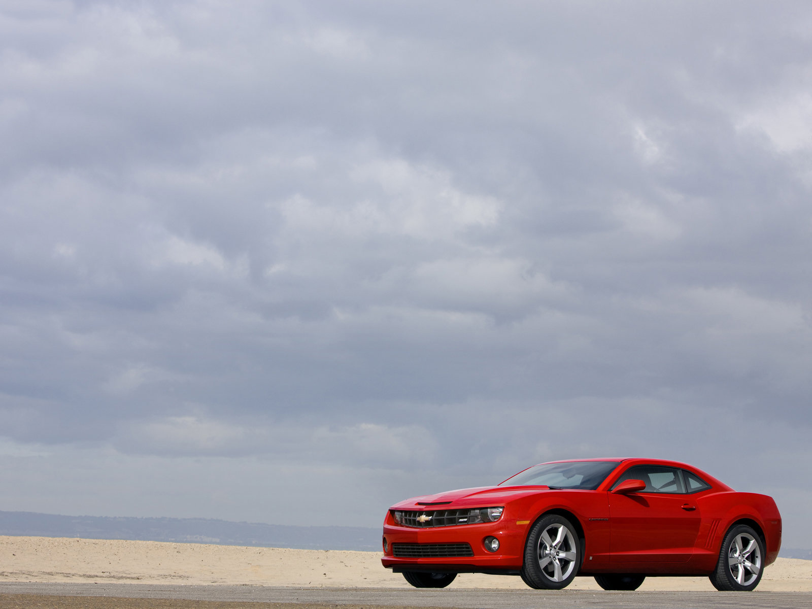 Chevrolet Camaro SS красный 2010