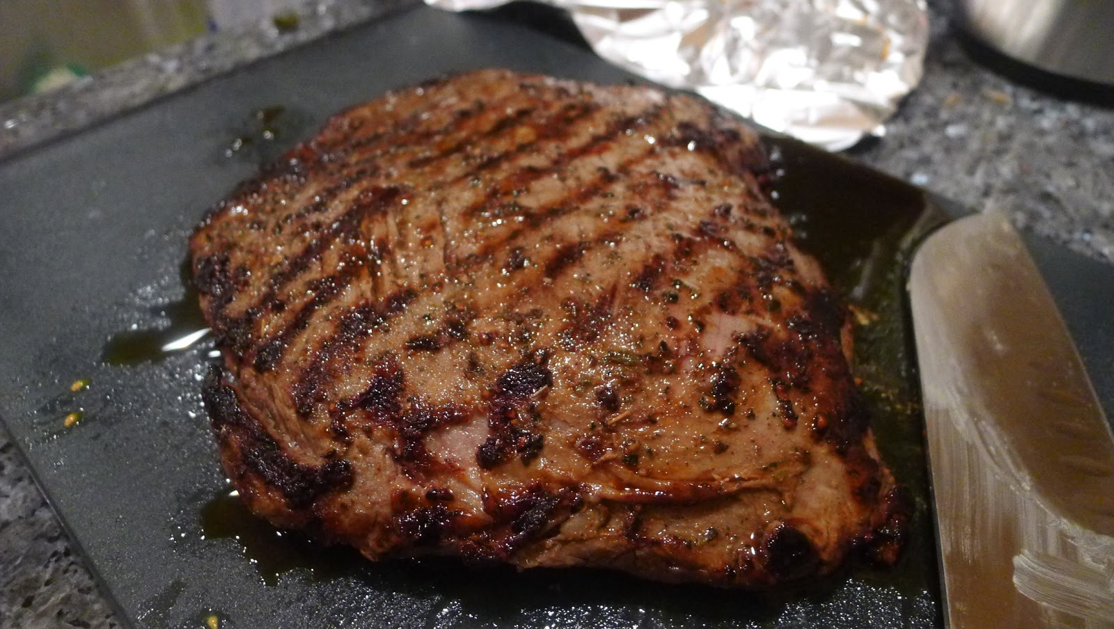 newFOOD tuesdayz Classic Steak Salad with Red Wine Vinaigrette