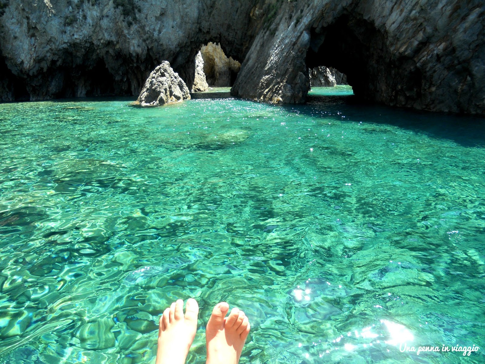 L'Isola di Ponza mare cristallino, atmosfera rilassata e buon cibo