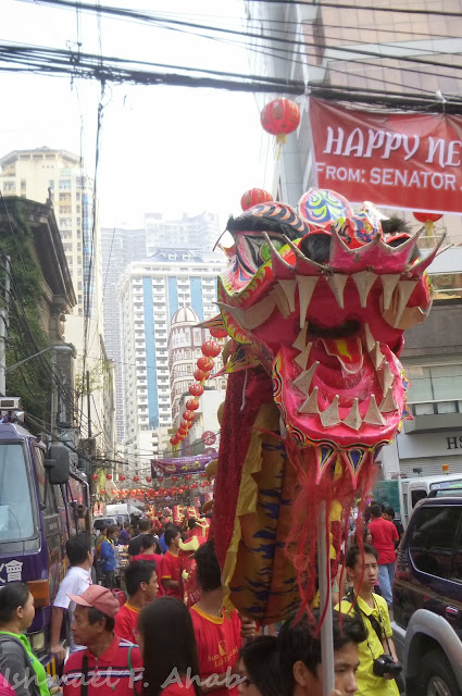 Binondo Chinatown 2014 Chinese New Year - dragon dancers