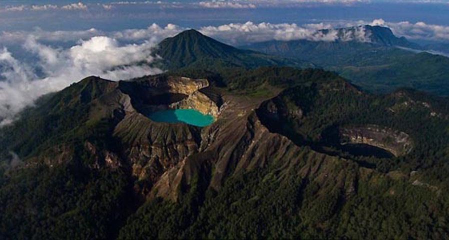 info menjadi pintar indonesia: Pesona Alam Keindahan Danau Tiga Warna