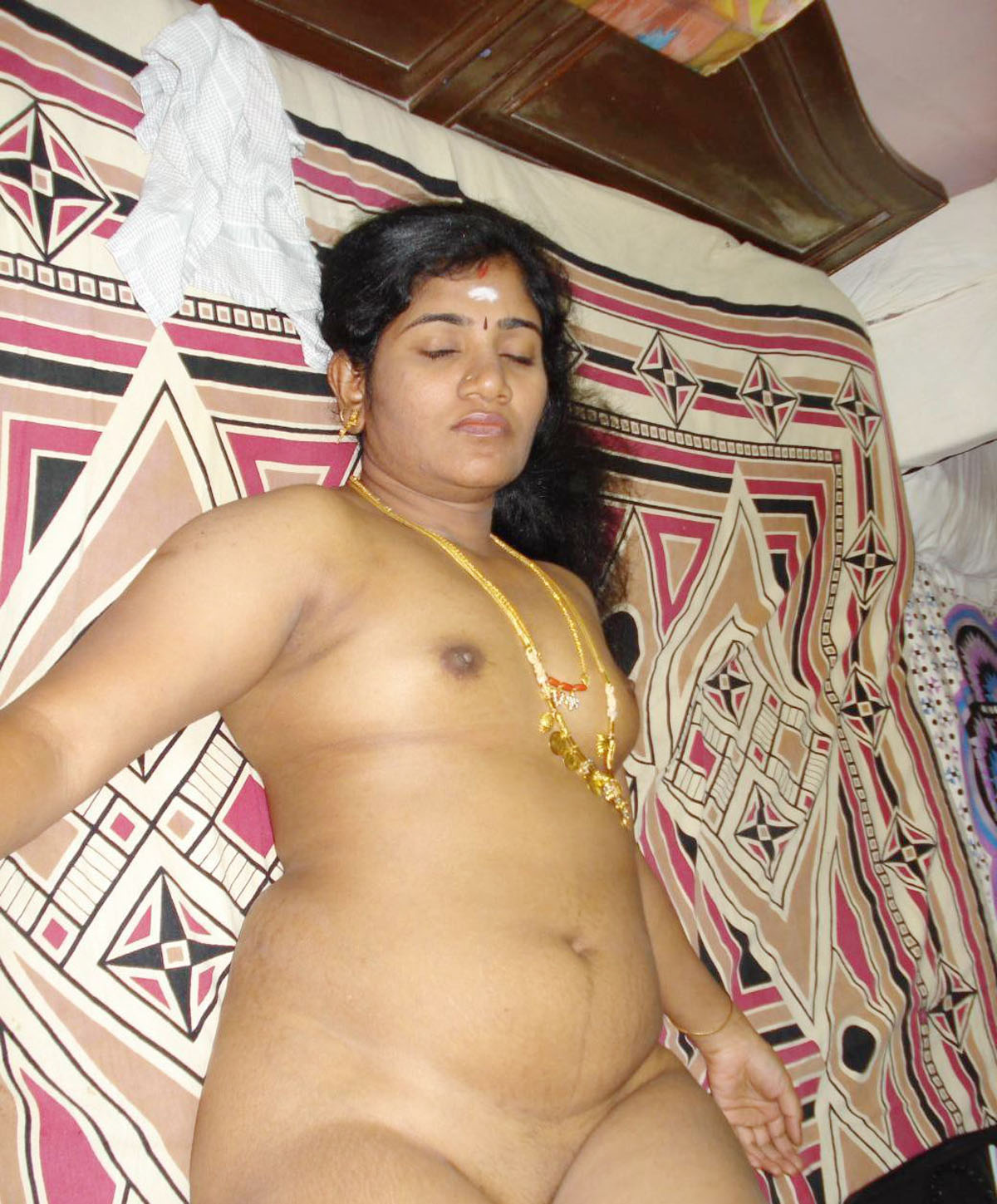 Desi Nangi Ladki - Nangi Ladki Ki Photo: Desi Naked Bhabhi Porn Pictures