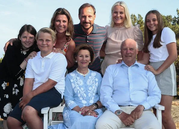 Queen Sonja, Crown Princess Mette-Marit, Princess Ingrid Alexandra, Prince Sverre Magnus, Princess Martha Louise and Maud Angelica Behn