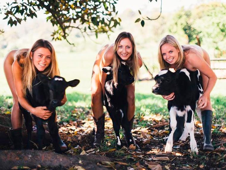 Tapas de Ciencia Estudiantes de Veterinaria posan desnudos para un