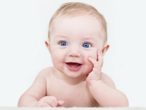 تفسير حلم رؤية الضحك في المنام لابن سيرين