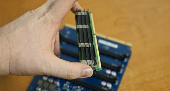 كيف تقوم بتثبيت ذاكرة RAM جديدة بجهازك