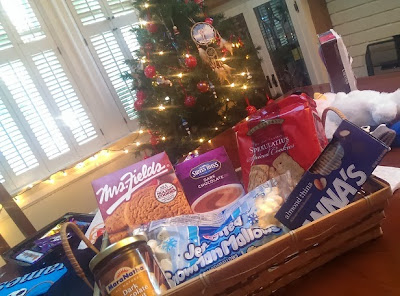 Christmas grocery Bonggamom Finds: Make a New Year's Resolution: Save money by shopping smart at Grocery Outlet!