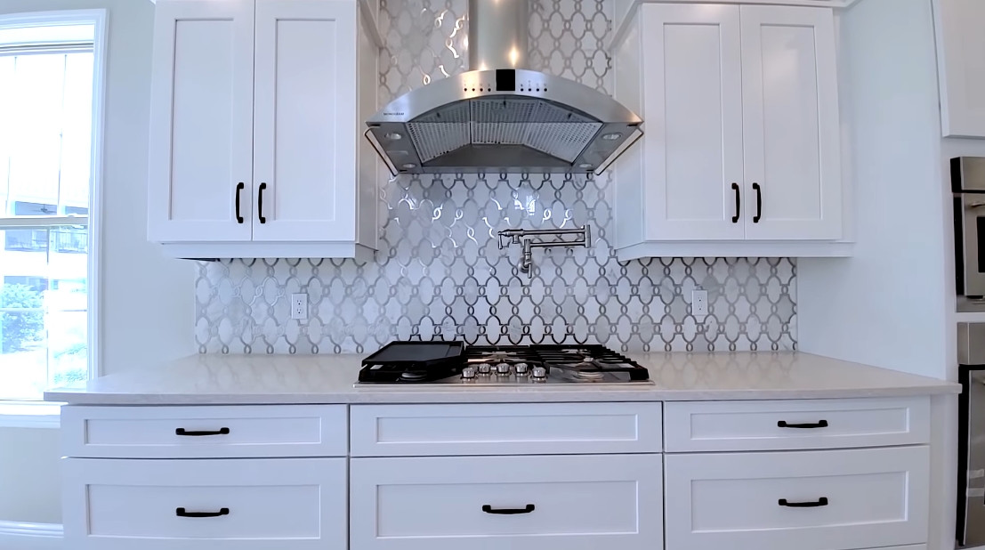 Tour Windermere, FL New Home vs. 22 Interior Design Photos