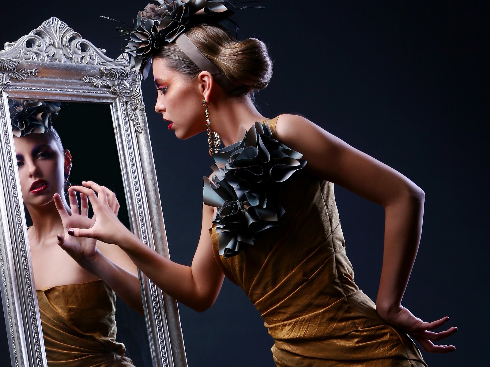 Awesome HD Wallpaper Collection Mirror Mirror Tell me the Truth