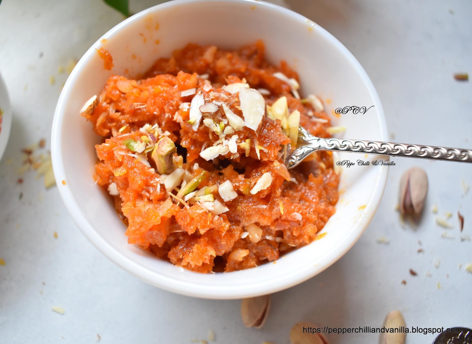 Gajar Halwa Recipe/Gajar Halwa Pressure Cooker Method Pepper, Chilli