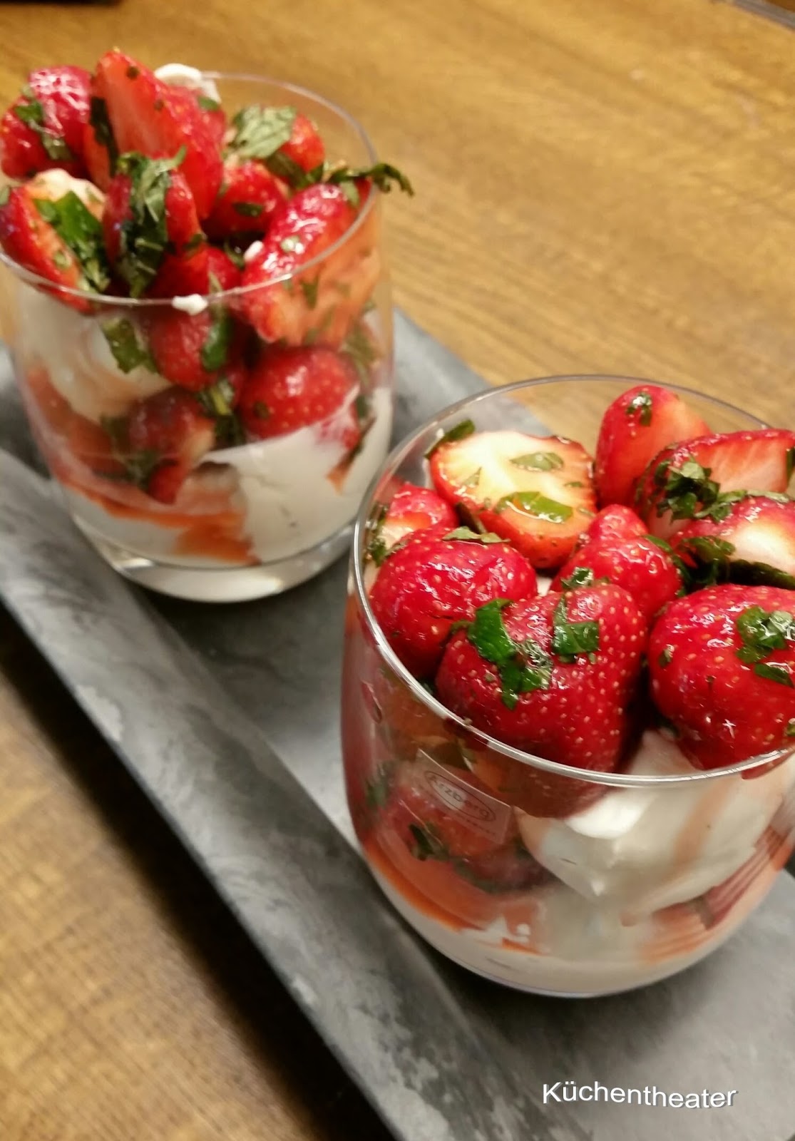 Küchentheater: Marinierte Erdbeeren mit Mascarponecreme