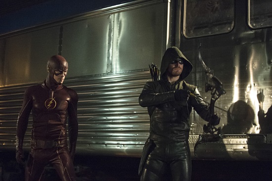 LAS SIGUIENTES IMÁGENES PERTENECEN AL EPISODIO DE ARROW 3X08 "THE BRAVE AND THE BOLD"