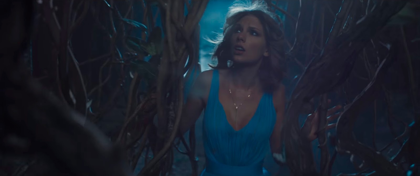 Taylor swift out of the woods. Рейчел херд-вуд призрак красной реки. Тейлор свифт аут оф зе вудс. Taylor swift out of the woods. Taylor swift out of the woods клип.