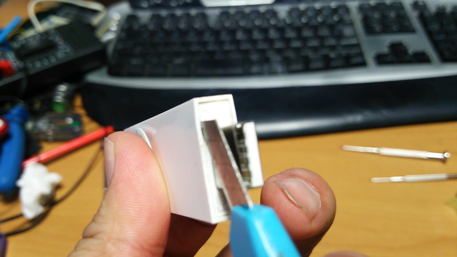 ゆうしんの Ipod Shuffle 電池交換 前編