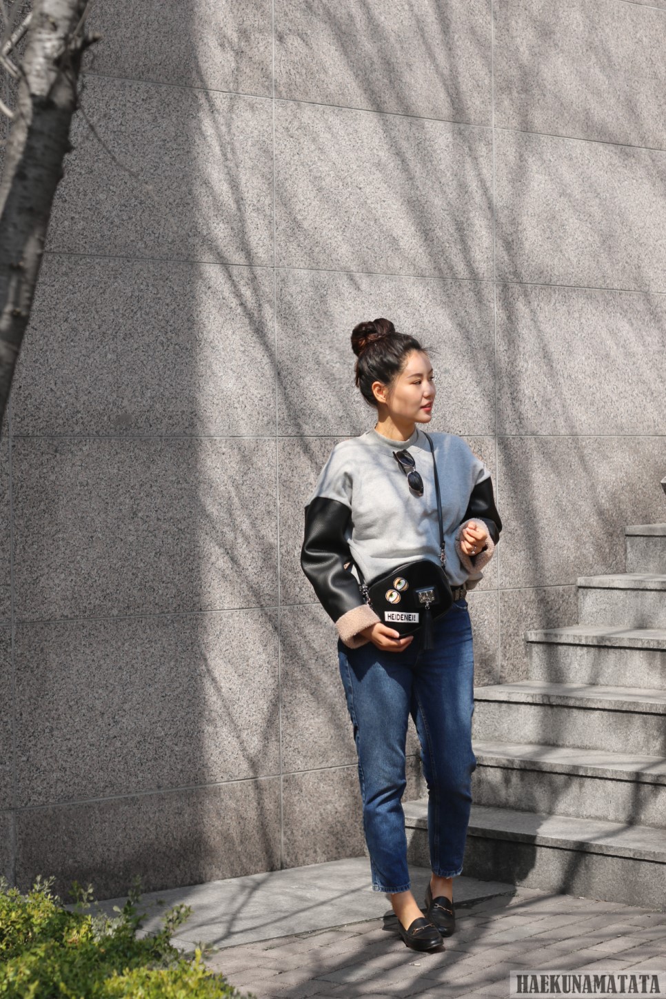 Heidenei Patch Crossbody Bag, Sam Edelman Loraine Loafer, Topshop Mom Jeans Heidenei Patch Crossbody Bag, Sam Edelman Loraine Loafer, Topshop Mom Jeans