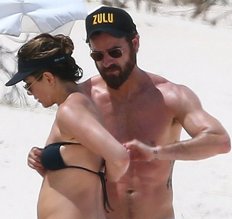 jennifer aniston baby bump jennifer aniston baby bump