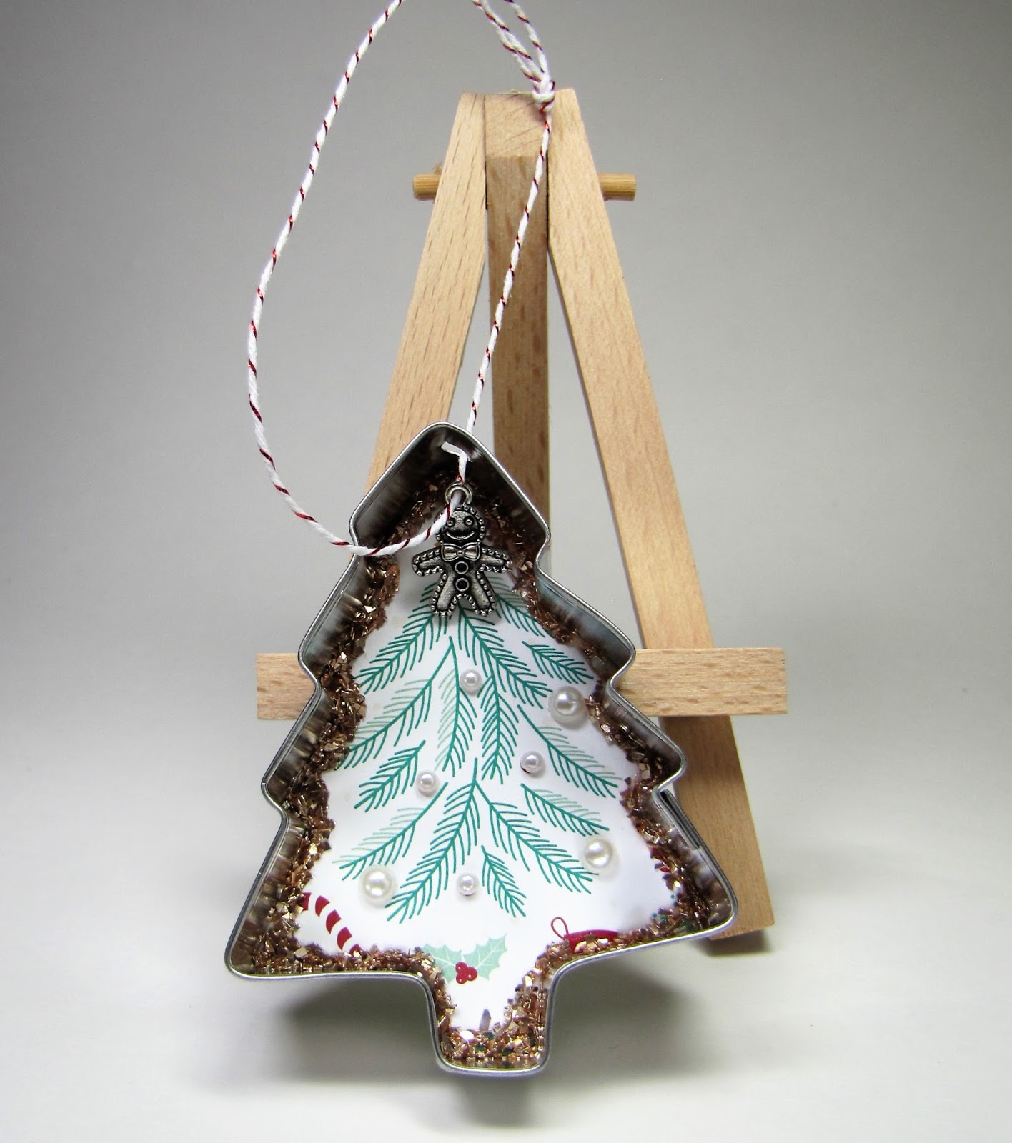 Maddiebug Designs: Cookie Cutter Ornaments