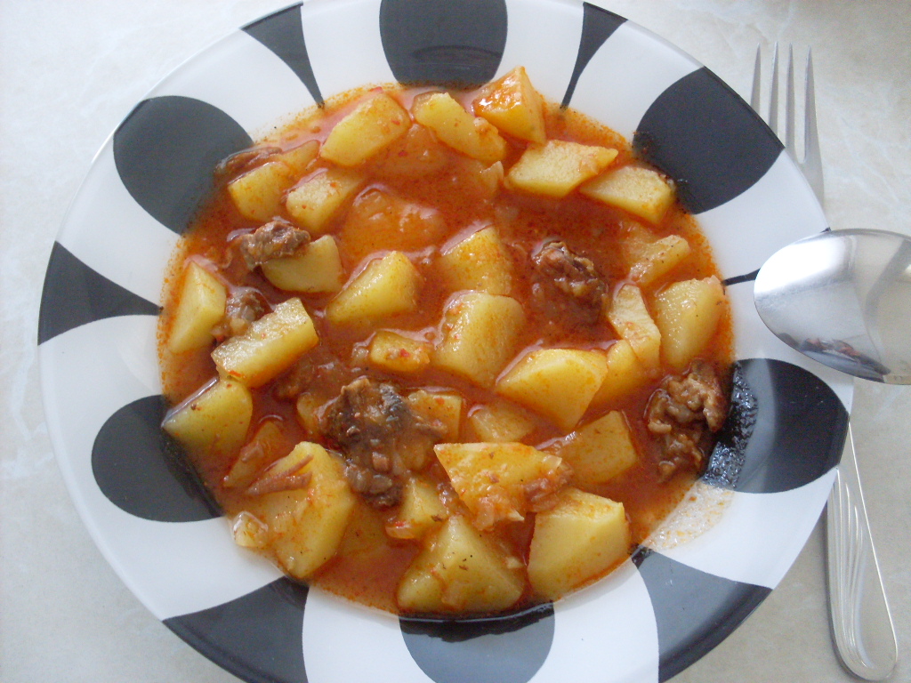 Yeşil Mutfaktan Tarifler PATATES YEMEĞİ ( PATATES SULUSU )
