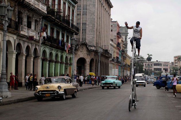 Cuban+Man%27s+Super+Tall+Bike+-+1.jpg