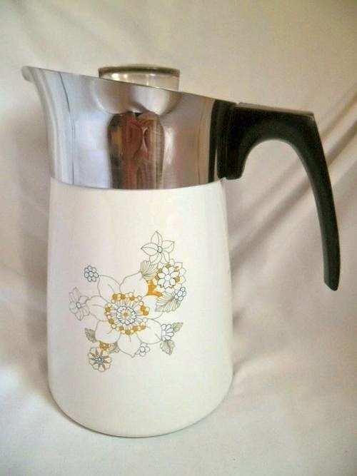 Vintage Corning Ware Coffee Maker Pot 6 Cups Made in USA P-166 With Glass  Knob 