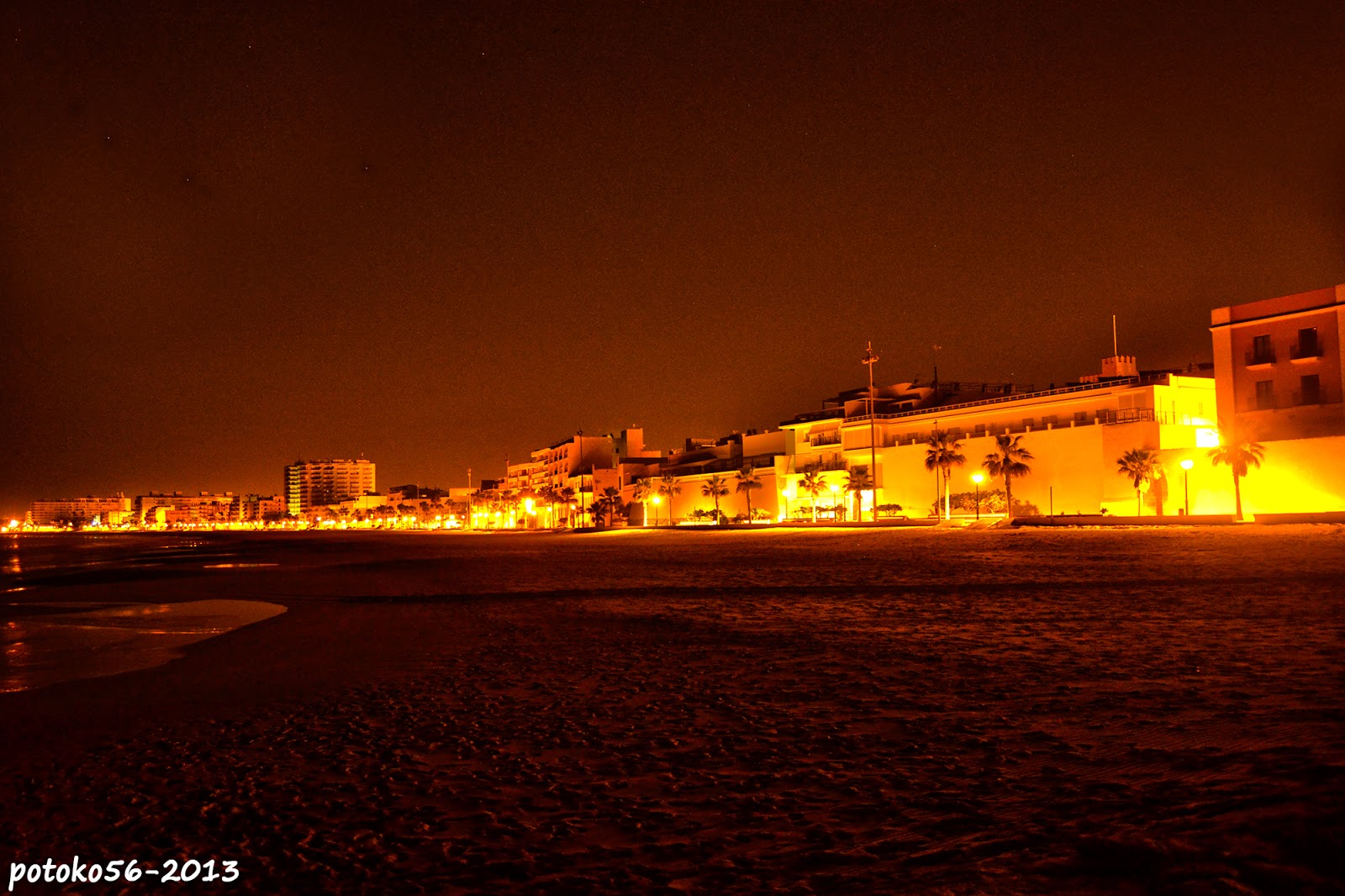 Vista de la Playa de la Costilla de Noche