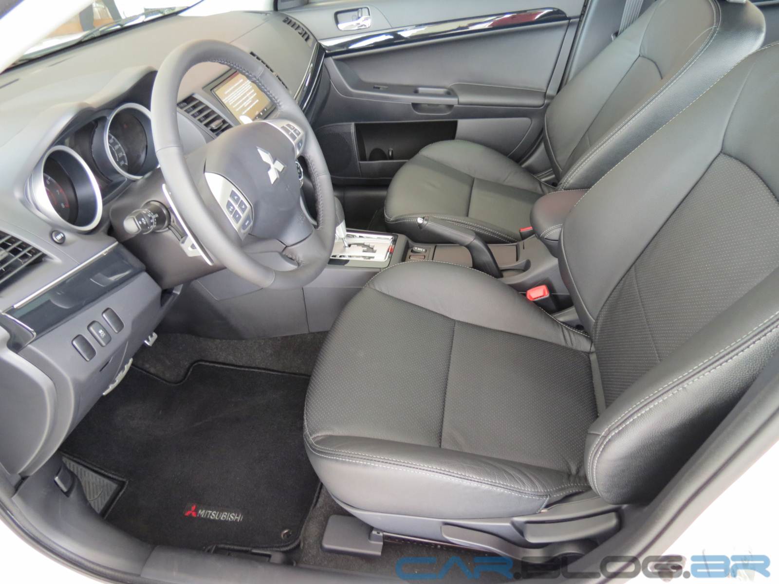 Mitsubishi Lancer GT AWD fotos, preço e especificações