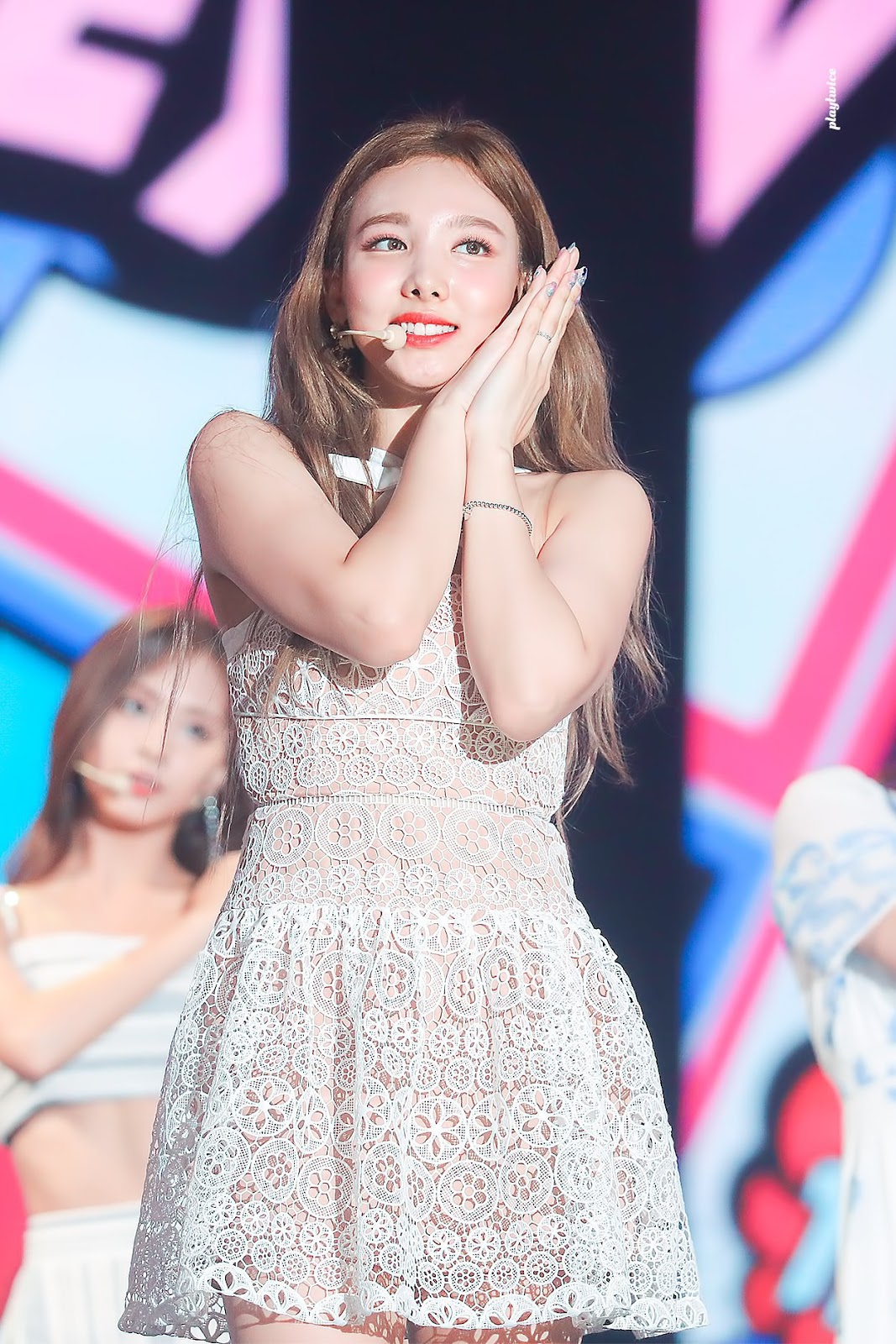 트와이스 나연 시스루 착시 의상 ㄷㄷ