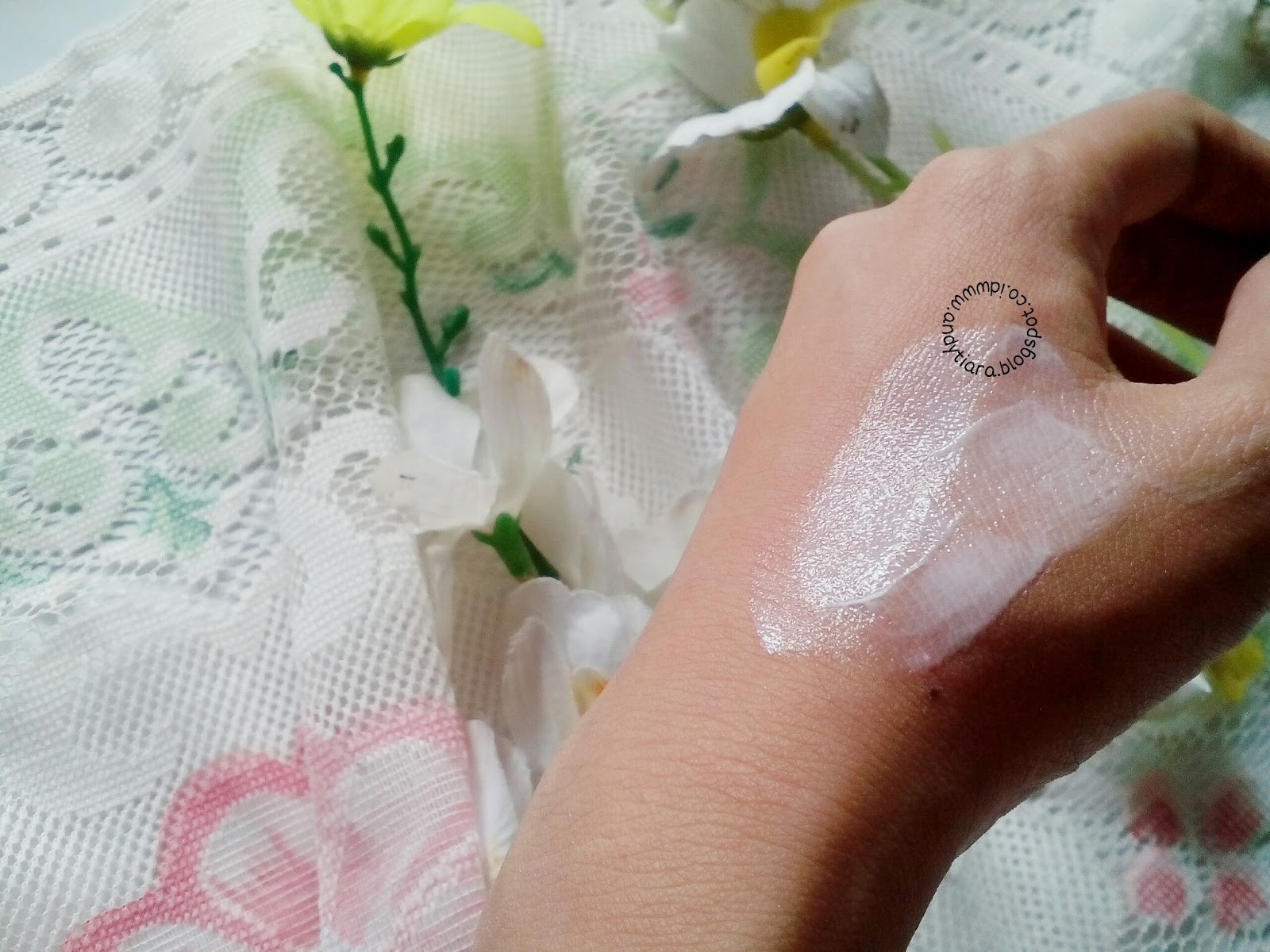 SOLUSI KULIT KERING DAN REVIEW WARDAH HYDRATING MOISTURIZER CREAM FOR