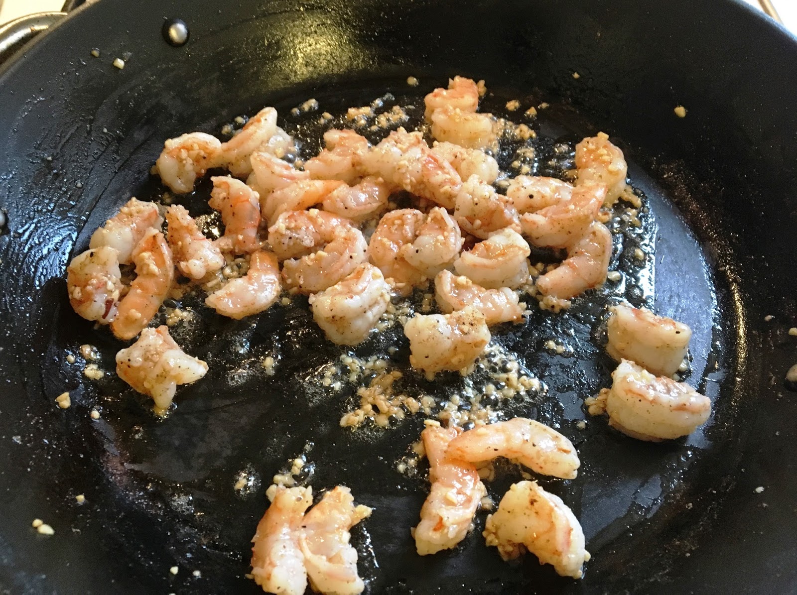 Purple Peppers Shrimp Pasta with Bacon, Rosemary, & Tomatoes