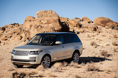 Land Rover explores the canyons in the Utah Desert