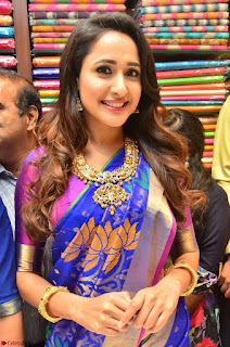Pragya Jaiswal in colorful Saree looks stunning at inauguration of South India Shopping Mall at Madinaguda ~  Exclusive Celebrities Galleries 009