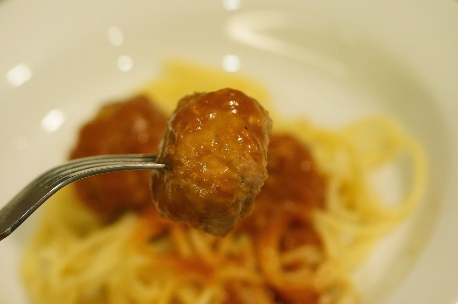 Journal of a nutritionist mom Meatballs with spaghetti (Bill Granger) in homemade passata